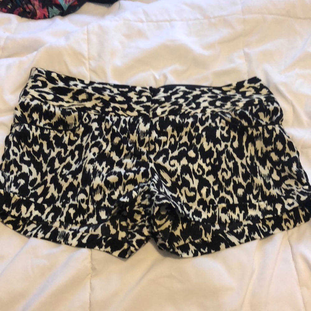 Dayrtip size 9 shorts